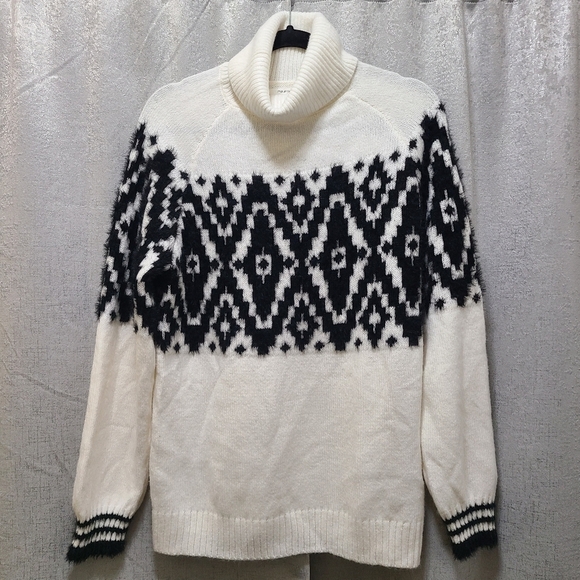 Maurices geo‎ fair isle turtle neck sweater fuzzy eyelash trim detail Medium - Picture 7 of 8